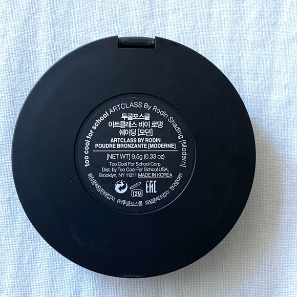 NEW Kbeauty Contour. TOO COOL FOR SCHOOL - Moderne - Picture 2 of 4